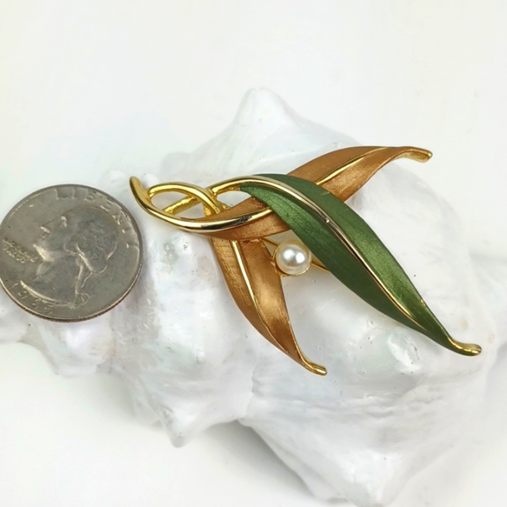 Vintage Style Gold Tone & Two Tone Whimsical Leaf & Pearl Brooch - Picture 7 of 8